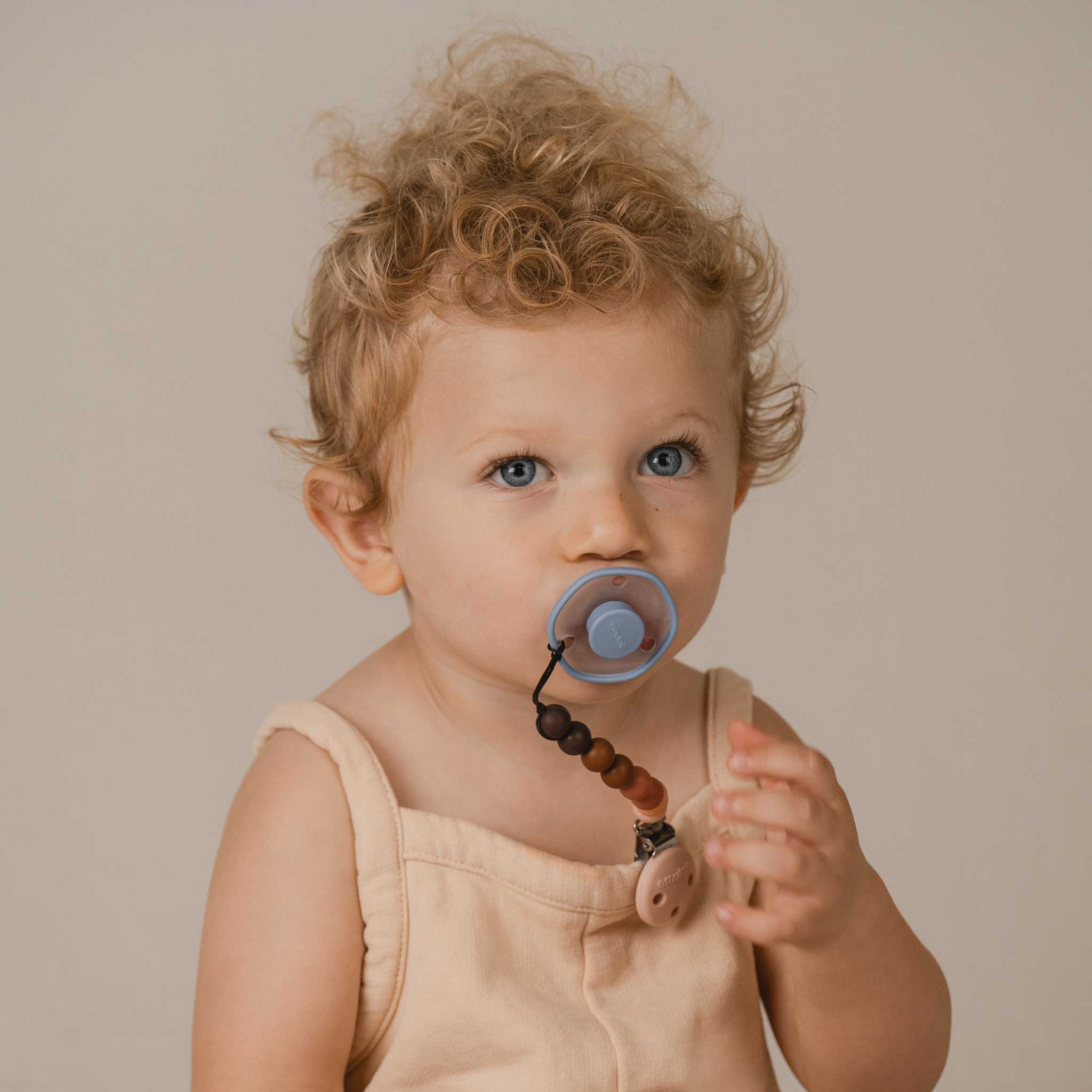 Premium Pacifier Clip & Holder - Safe and secure - Emulait